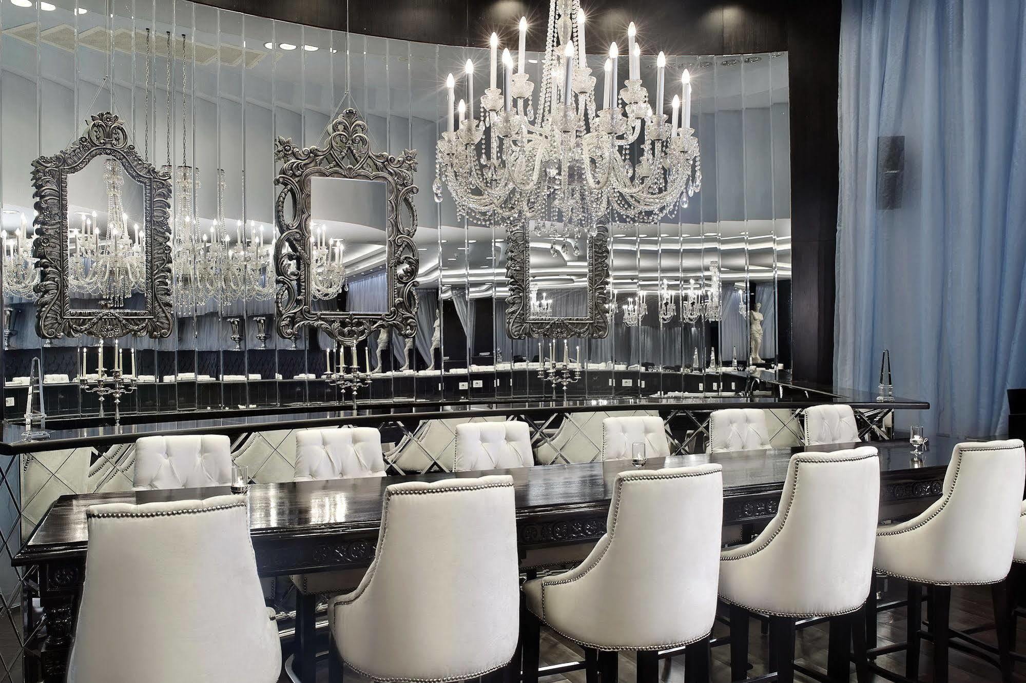 Sun City Hotel - The Gabriel Kairo Eksteriør billede The bar at the nightclub